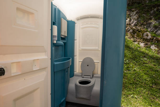 Best Construction site porta potty rental  in Niles, OH